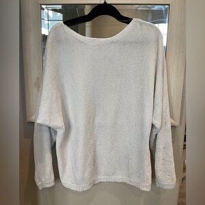 Light weight sweater